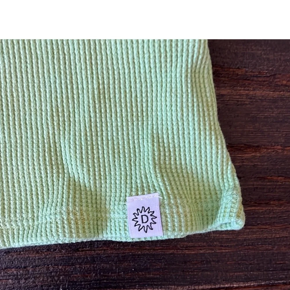 NWT $80 Daydreamer Long Sleeve Cold Shoulder Crop Top In Green Meadow Mineral - Picture 4 of 8